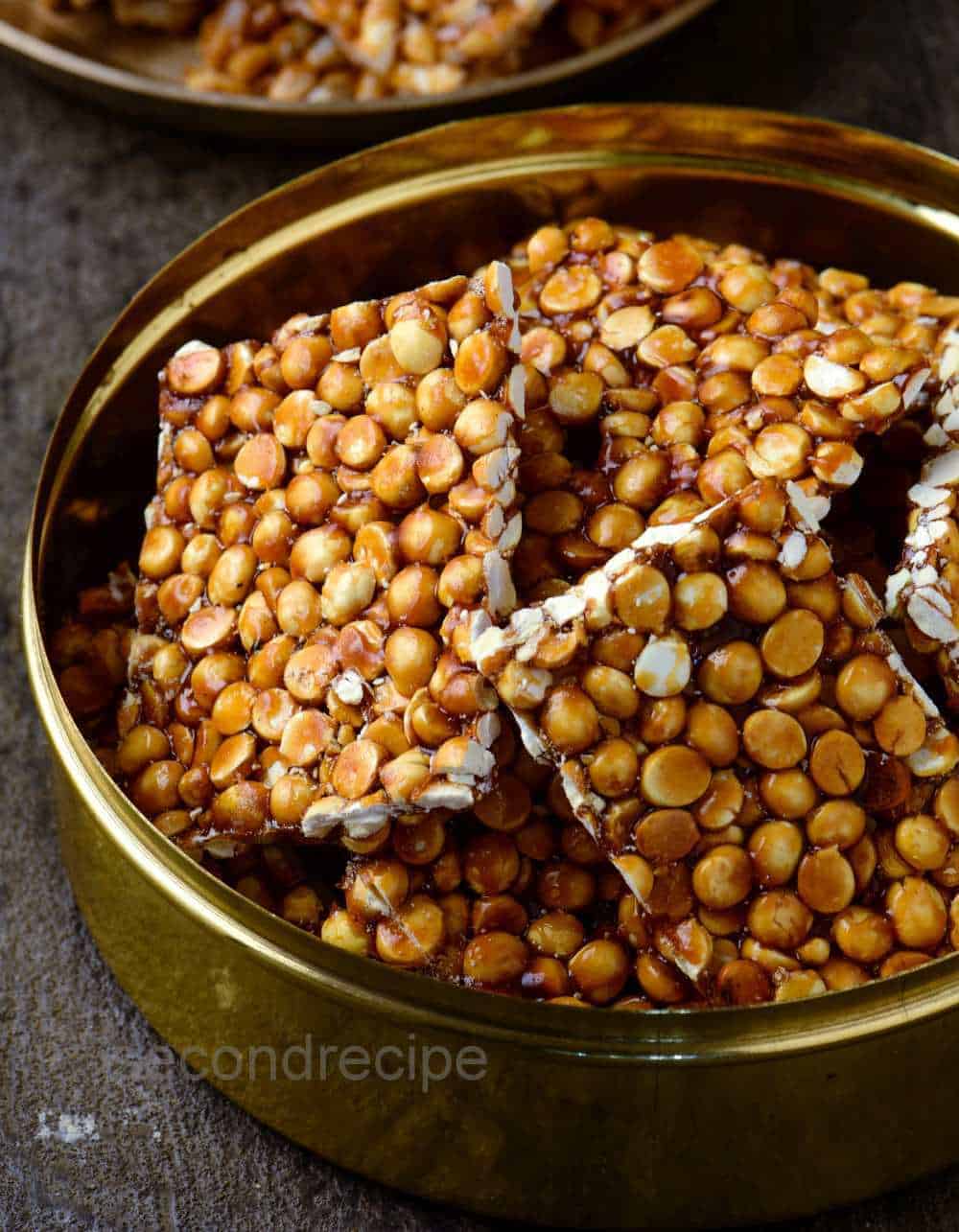 Roasted chana dal chikki recipe-image