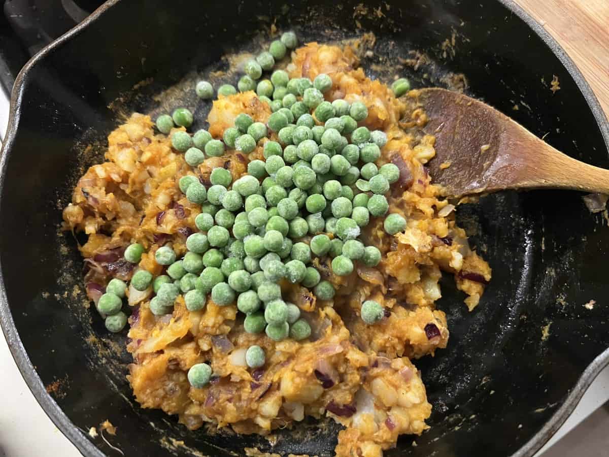 Air fryer veg curry puffs air fried vegetable puff SecondRecipe