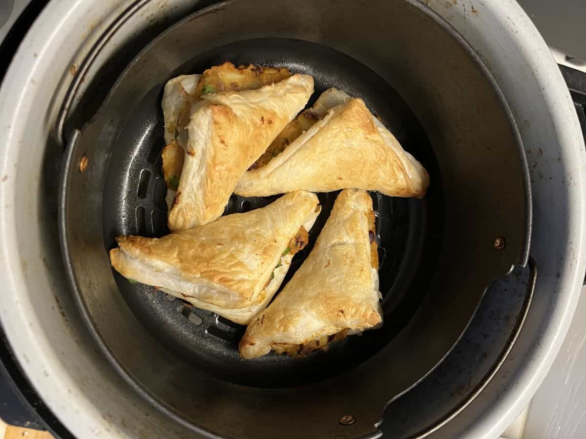 Air fryer veg curry puffs air fried vegetable puff SecondRecipe