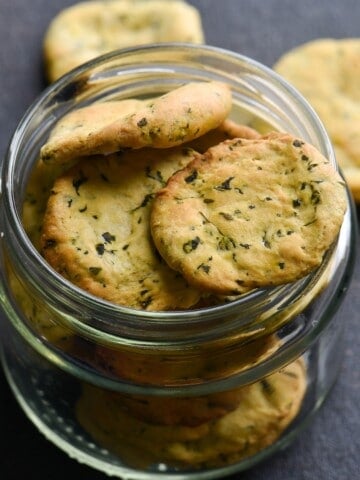 air fryer methi mathri