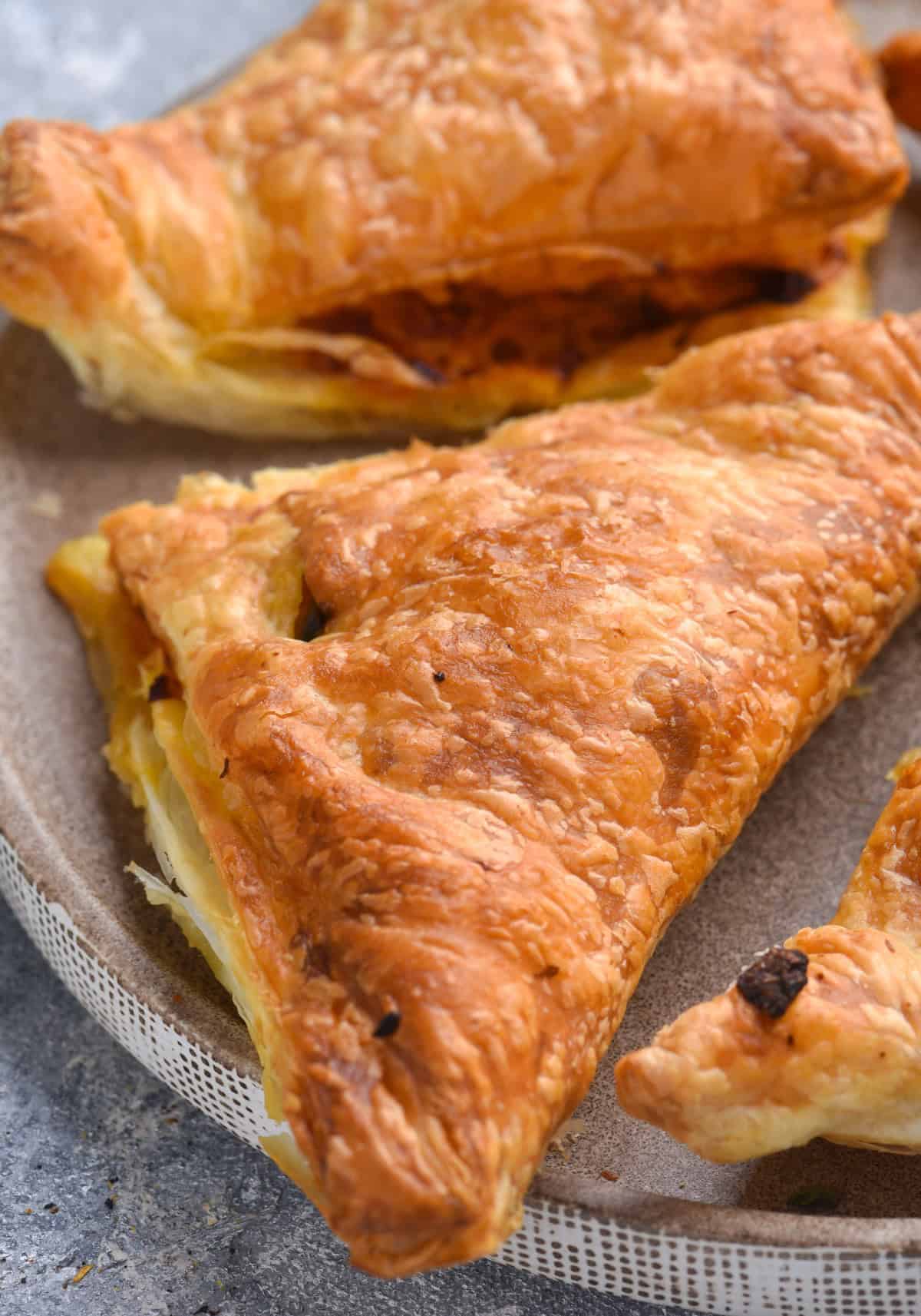 air fryer pizza puffs