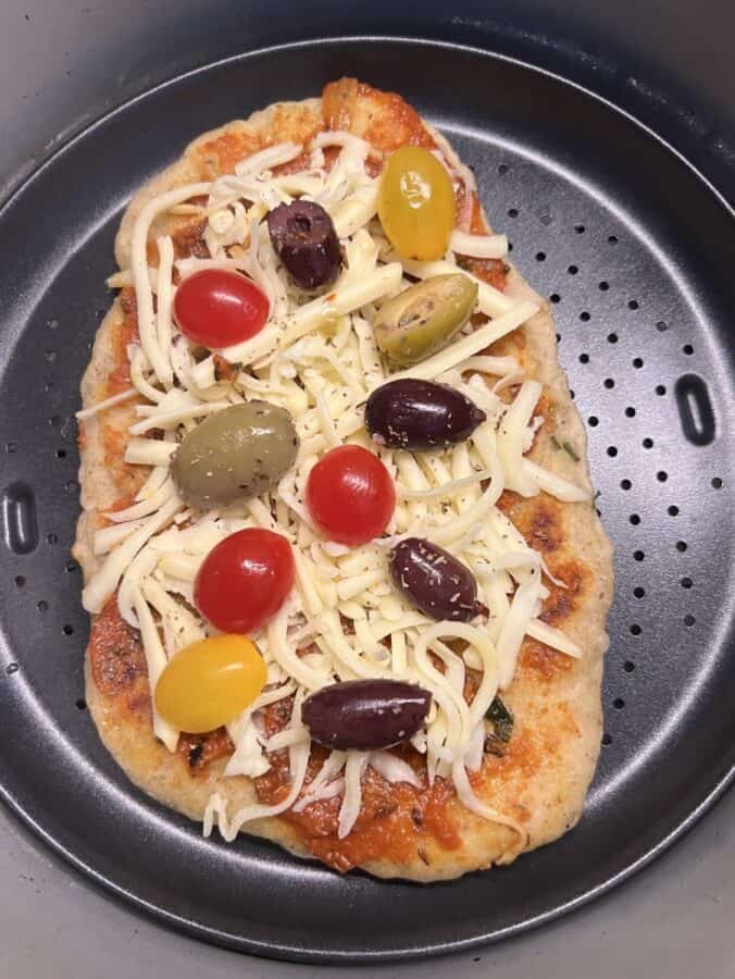 air fryer naan pizza step 4