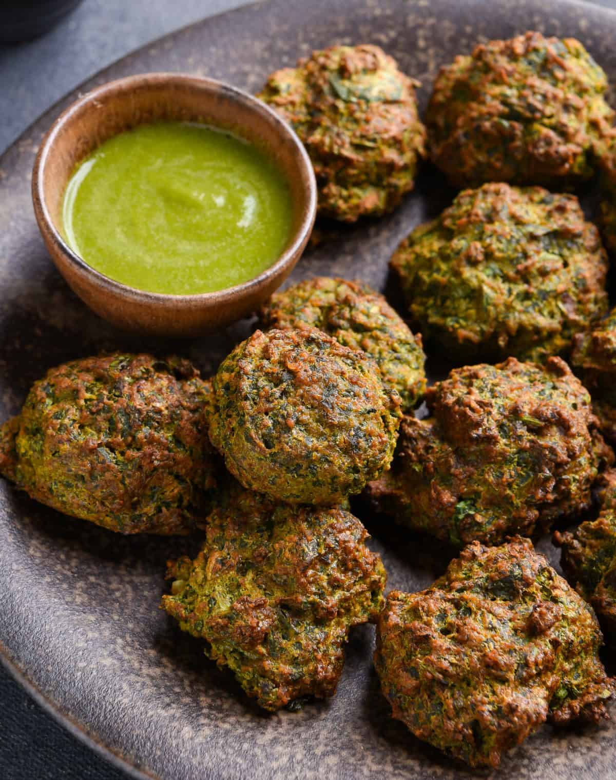 air fryer methi pakora made with fresh fenugreek leaves