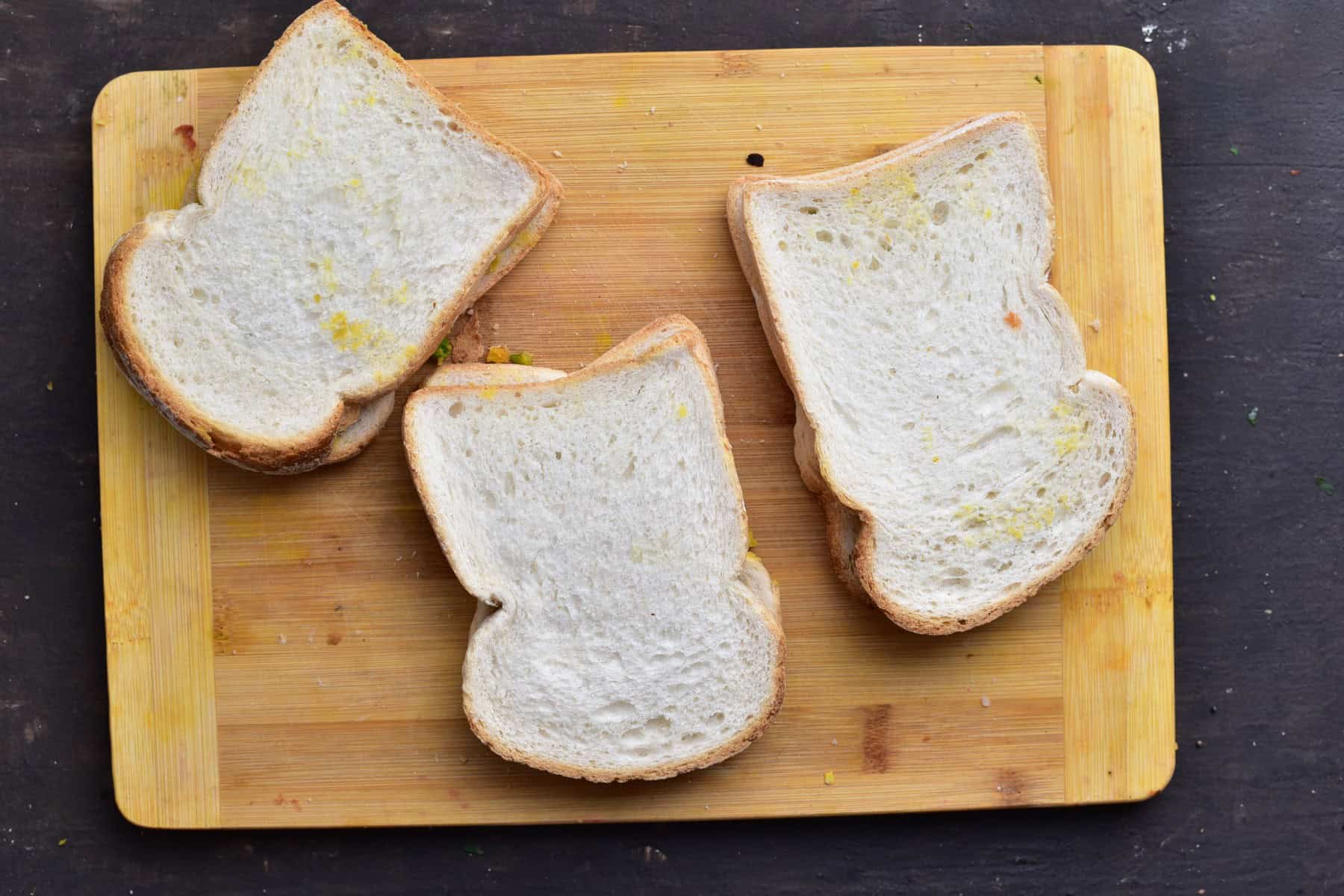 bread sandwiches ready for bread pakora