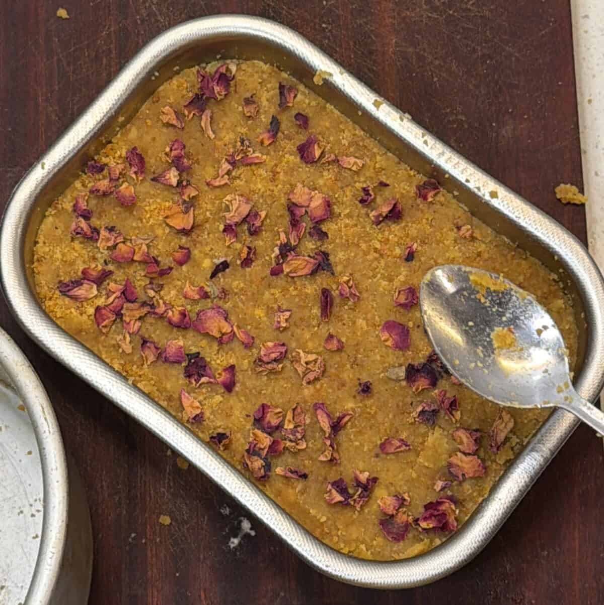 mohanthal in tray